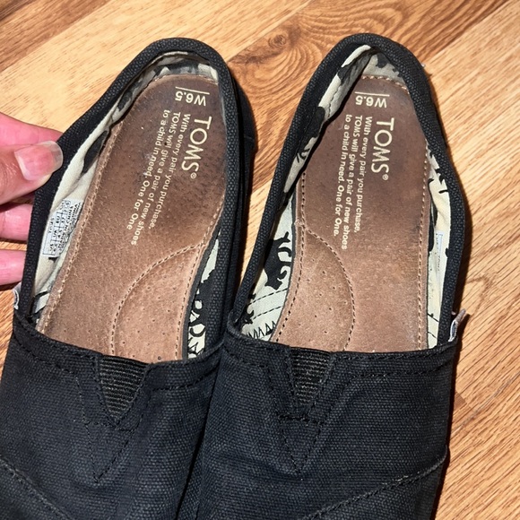 Black Canvas TOMS Alpargatas (size 6.5 womens) - Picture 3 of 10
